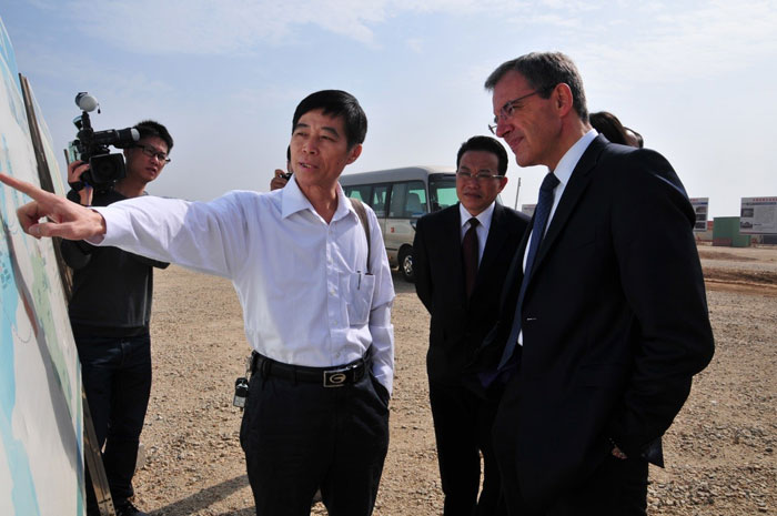 Der französische Ex-Verkehrsminister und Präsident der Union pour un Mouvement Populaire kommt besucht Jieyang